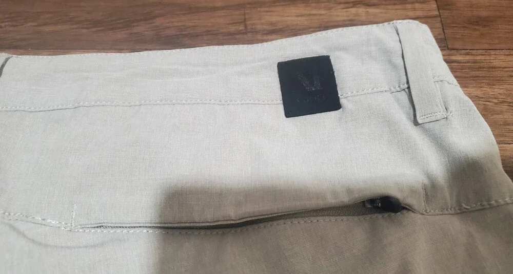Vuori Mens beige Flat Front Shorts Size - 34 Fit Medium